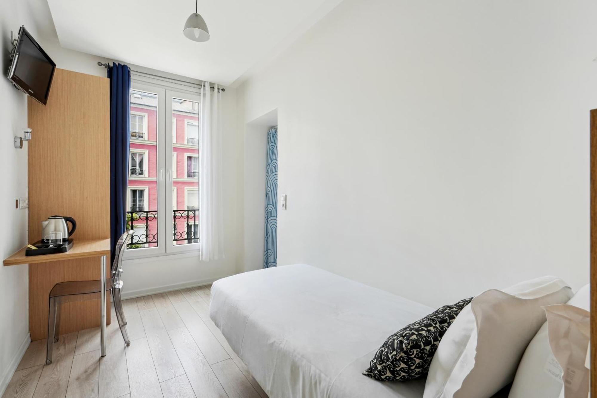 Hotel Le National 3*