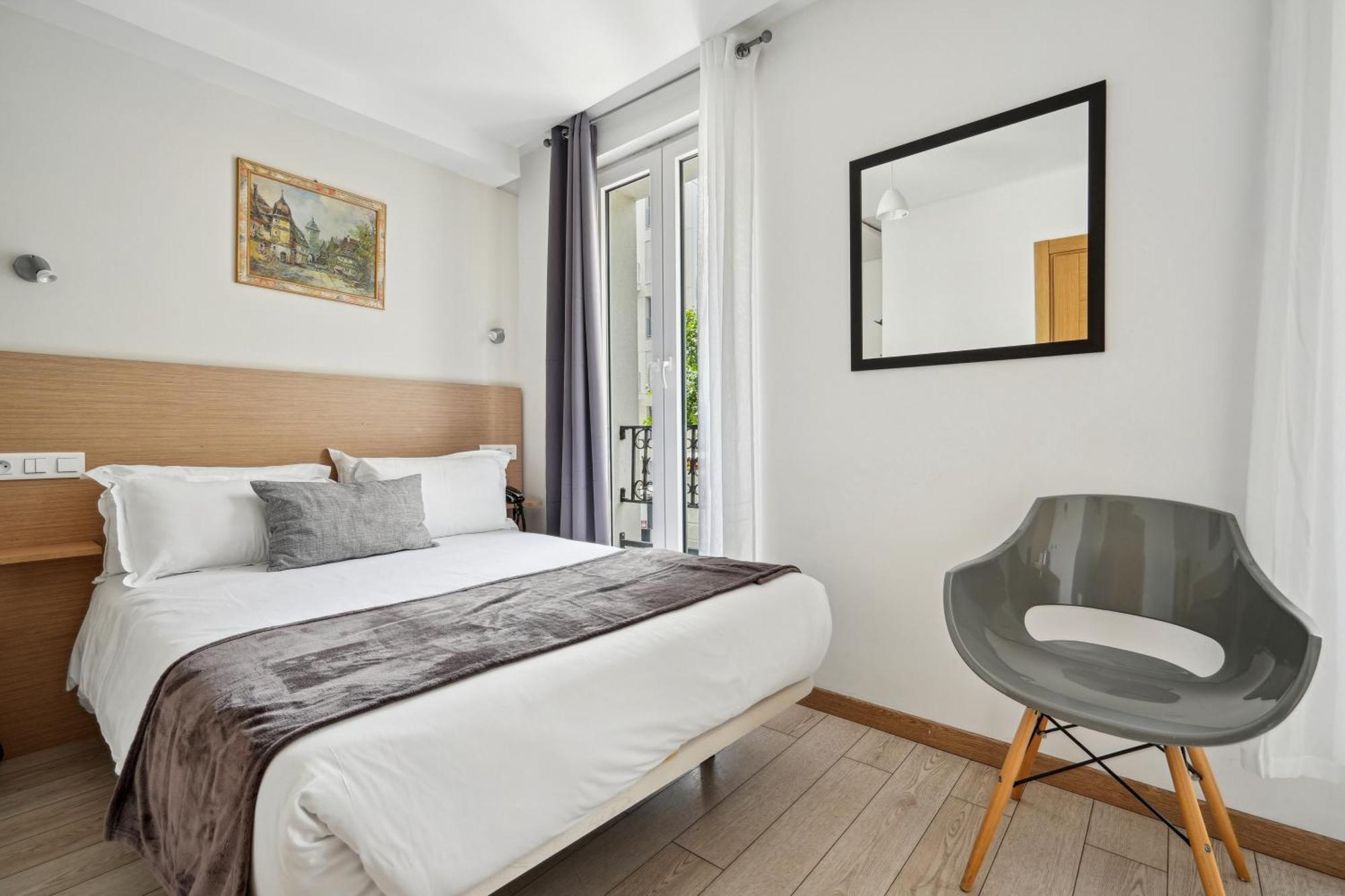 Le National Paris Hotel Clichy